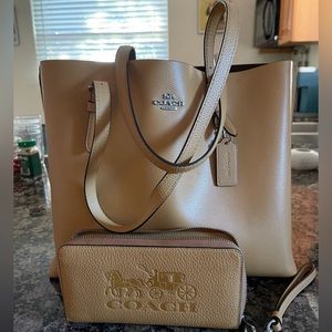 Coach long-zip around wallet with horse and carriage and Mollie tote